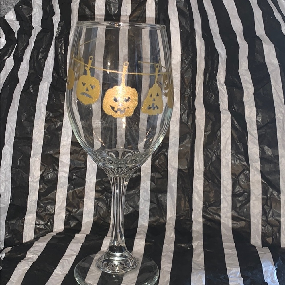 Pumpkin Wine Glass